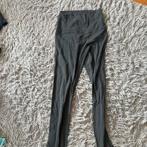 Lululemon leggings // 28”